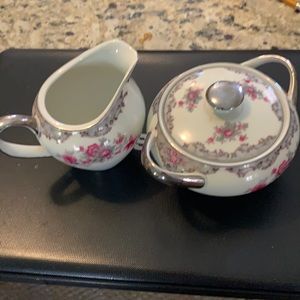 Meito Japan cream and sugar Corsage pattern. Excellent used condition. No chips
